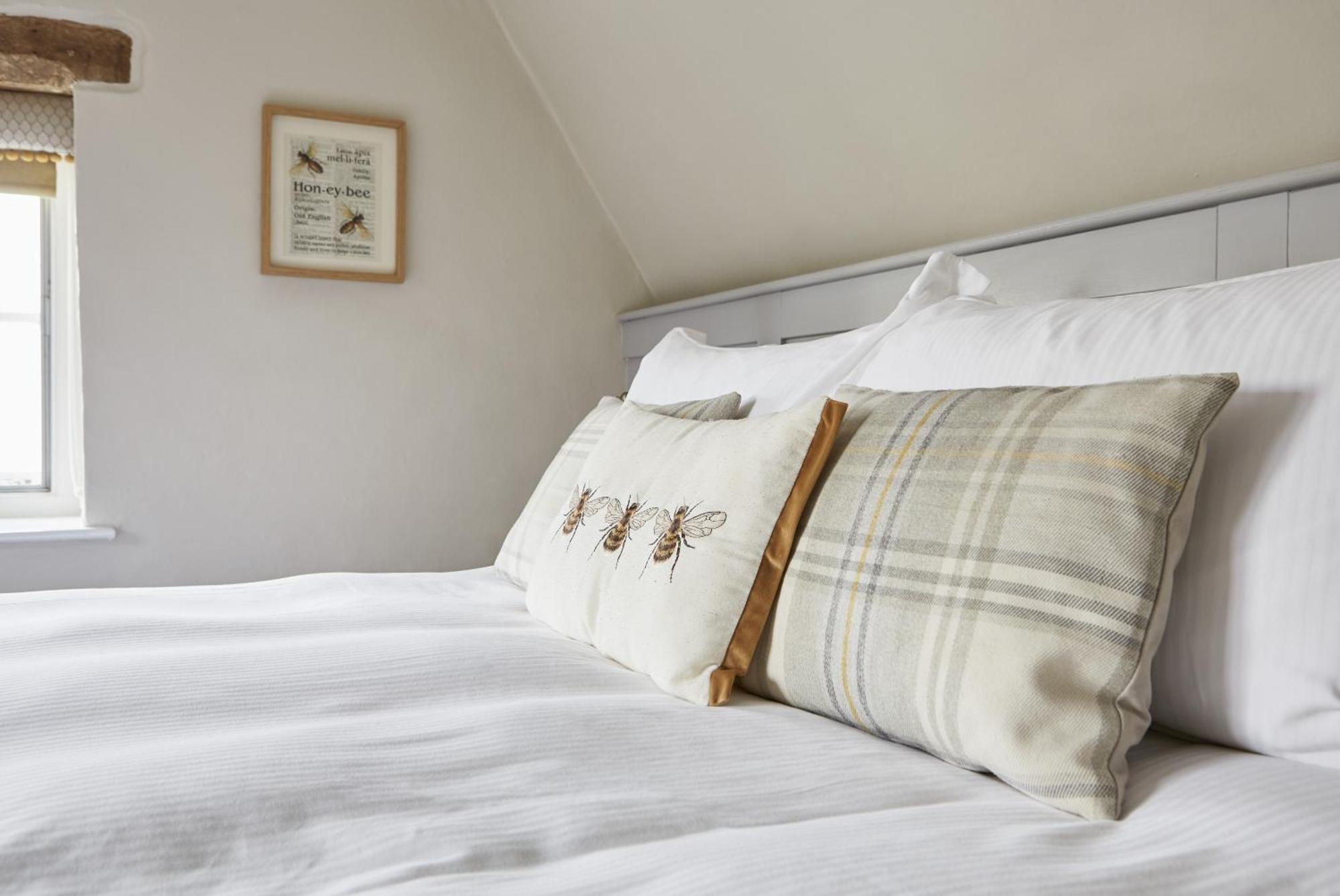 The Old New Inn Bourton-on-the-Water Room photo