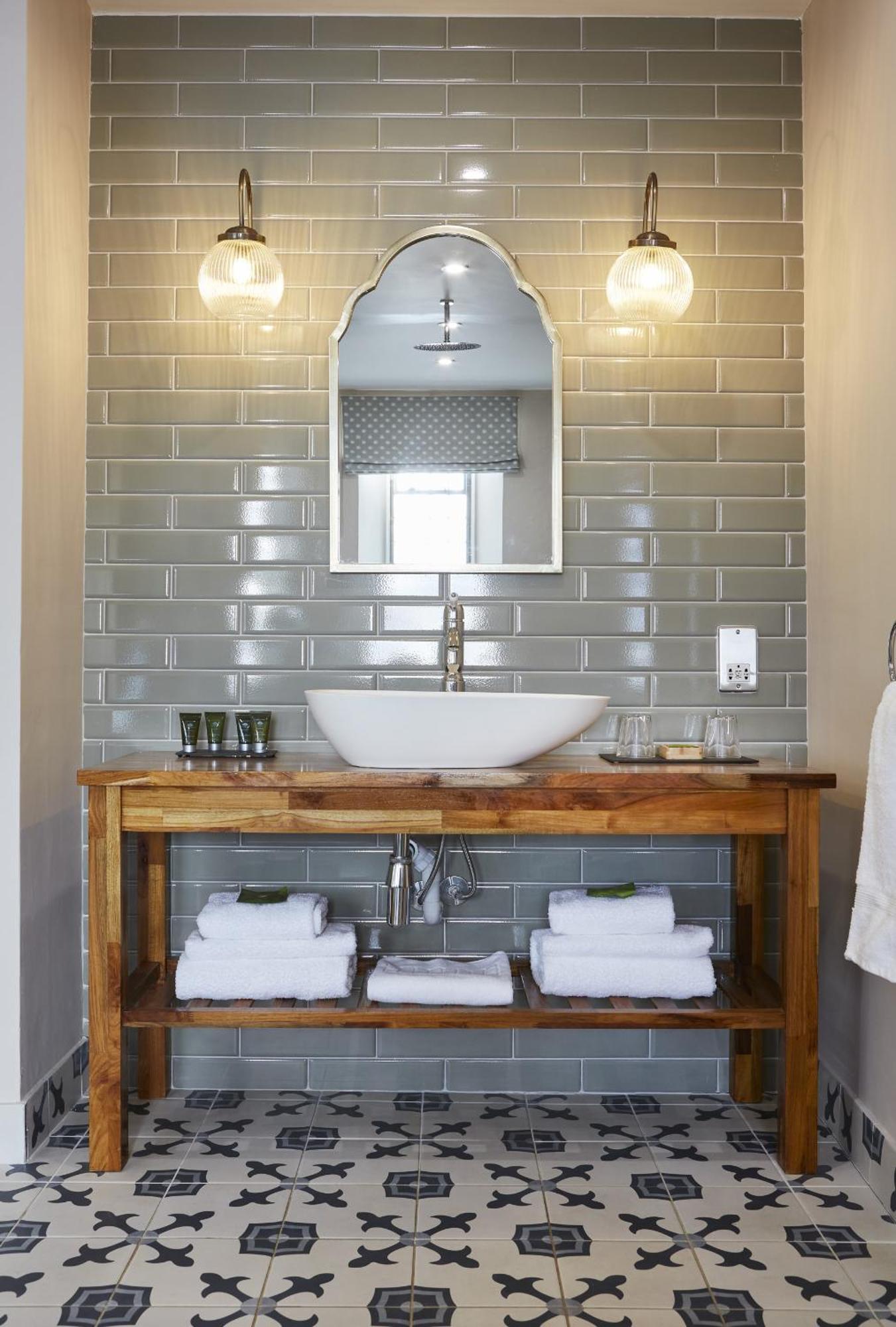 The Old New Inn Bourton-on-the-Water Room photo